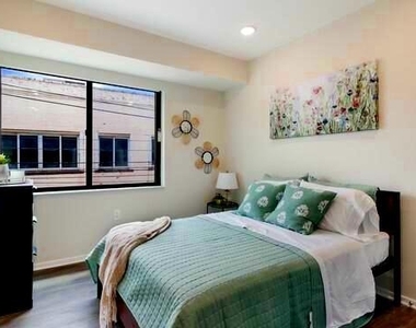 4419 Ludlow Street - Photo Thumbnail 7