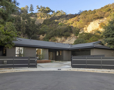 9289 Swallow Drive - Photo Thumbnail 29