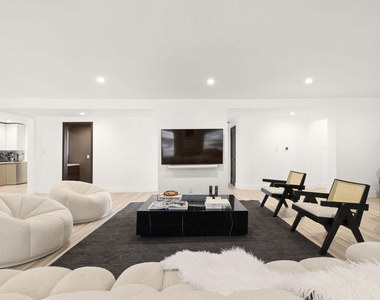 9289 Swallow Drive - Photo Thumbnail 9