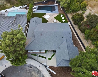 9289 Swallow Drive - Photo Thumbnail 37