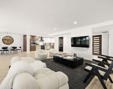 9289 Swallow Drive - Photo Thumbnail 8