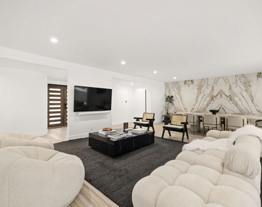 9289 Swallow Drive - Photo Thumbnail 10