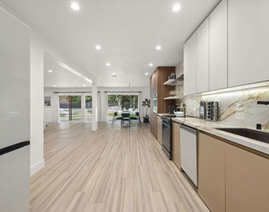 9289 Swallow Drive - Photo Thumbnail 17