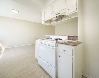 456 S Harvard Boulevard - Photo Thumbnail 6