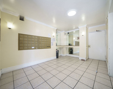 456 S Harvard Boulevard - Photo Thumbnail 2