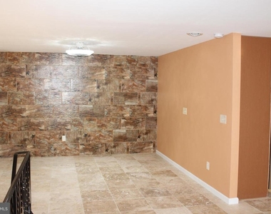 747 Garden Drive - Photo Thumbnail 16