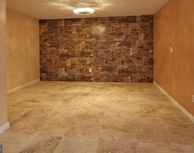 747 Garden Drive - Photo Thumbnail 15