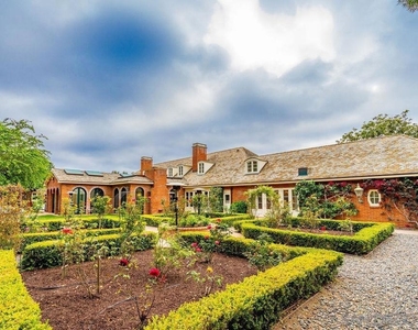 7007 Country Club Drive - Photo Thumbnail 15