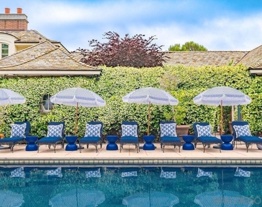 7007 Country Club Drive - Photo Thumbnail 11