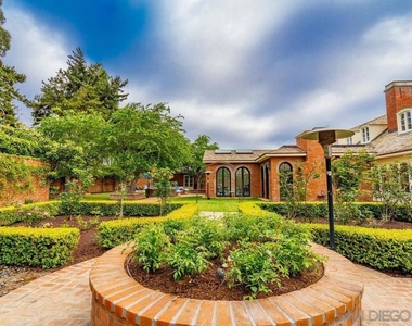 7007 Country Club Drive - Photo Thumbnail 10
