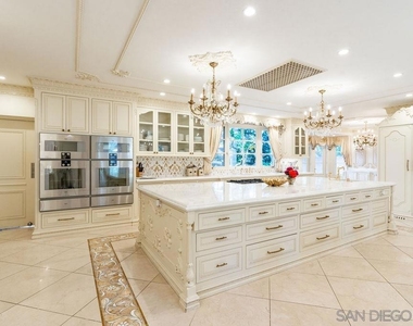 7007 Country Club Drive - Photo Thumbnail 37