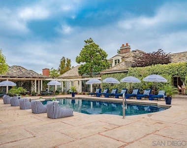 7007 Country Club Drive - Photo Thumbnail 4