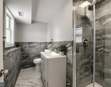 502 Bloomfield Drive - Photo Thumbnail 24