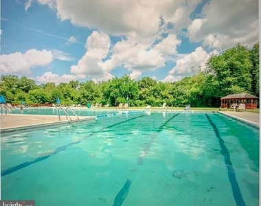 100 Fox Meadow Drive - Photo Thumbnail 6