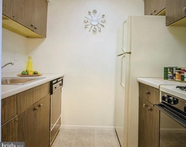 100 Fox Meadow Drive - Photo Thumbnail 3