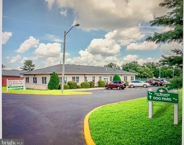 100 Fox Meadow Drive - Photo Thumbnail 7