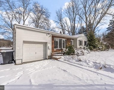 191 Lakeshore Drive - Photo Thumbnail 31