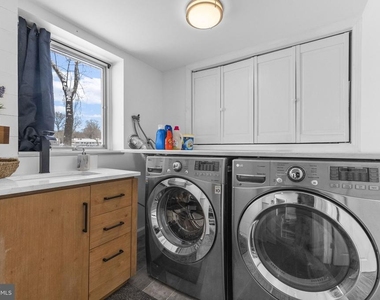 191 Lakeshore Drive - Photo Thumbnail 29