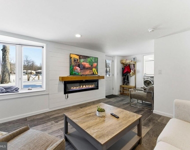 191 Lakeshore Drive - Photo Thumbnail 34
