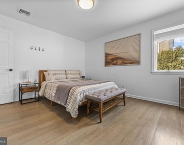 191 Lakeshore Drive - Photo Thumbnail 21