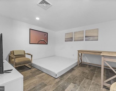 191 Lakeshore Drive - Photo Thumbnail 27