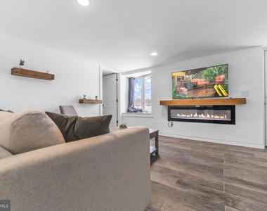 191 Lakeshore Drive - Photo Thumbnail 25