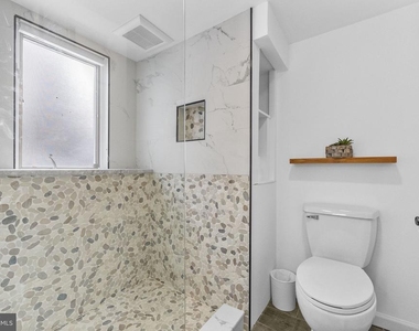 191 Lakeshore Drive - Photo Thumbnail 28