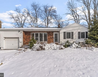 191 Lakeshore Drive - Photo Thumbnail 30