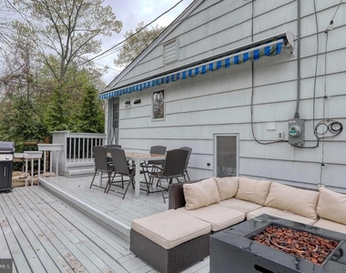 191 Lakeshore Drive - Photo Thumbnail 2