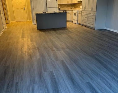 1101 S Schumaker Drive - Photo Thumbnail 3