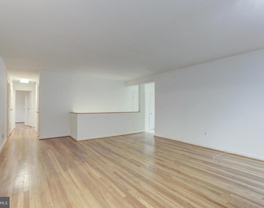 10008 Sinnott Drive - Photo Thumbnail 6