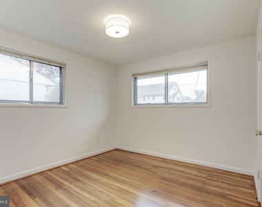 10008 Sinnott Drive - Photo Thumbnail 17