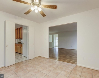 10008 Sinnott Drive - Photo Thumbnail 9