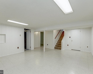 10008 Sinnott Drive - Photo Thumbnail 22
