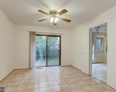 10008 Sinnott Drive - Photo Thumbnail 8