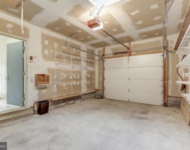 10008 Sinnott Drive - Photo Thumbnail 26