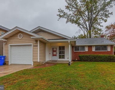 10008 Sinnott Drive - Photo Thumbnail 1
