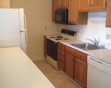 101 Morgnec Road - Photo Thumbnail 2
