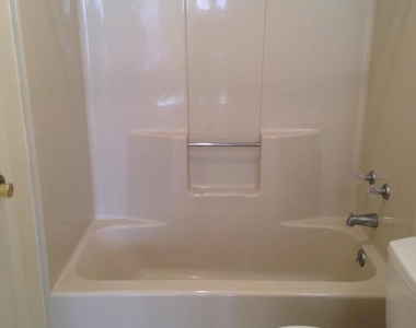 101 Morgnec Road - Photo Thumbnail 5