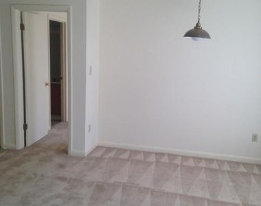 101 Morgnec Road - Photo Thumbnail 10