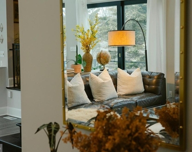 15841 York Road - Photo Thumbnail 9