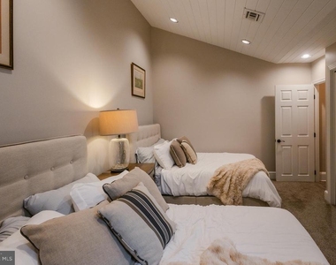 15841 York Road - Photo Thumbnail 81