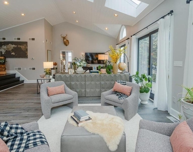 15841 York Road - Photo Thumbnail 4
