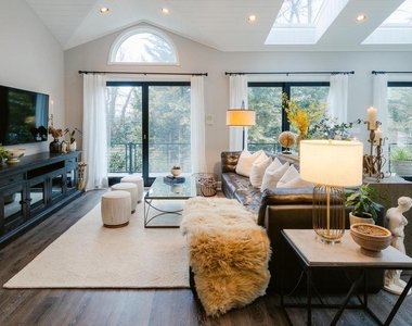 15841 York Road - Photo Thumbnail 6