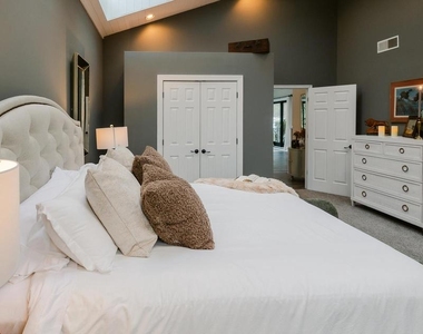 15841 York Road - Photo Thumbnail 72