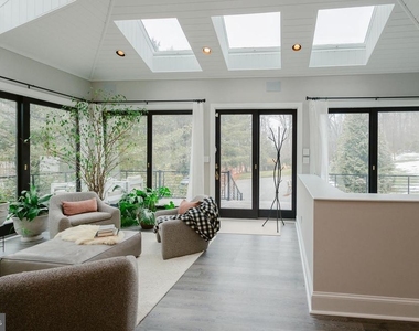 15841 York Road - Photo Thumbnail 16