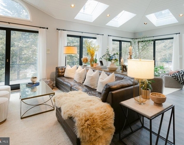 15841 York Road - Photo Thumbnail 22