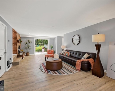 10533 Stevenson Road - Photo Thumbnail 31