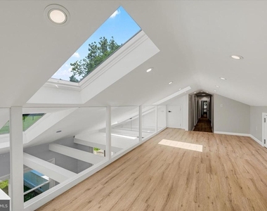 10533 Stevenson Road - Photo Thumbnail 39
