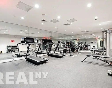 East 34th Street - Photo Thumbnail 5